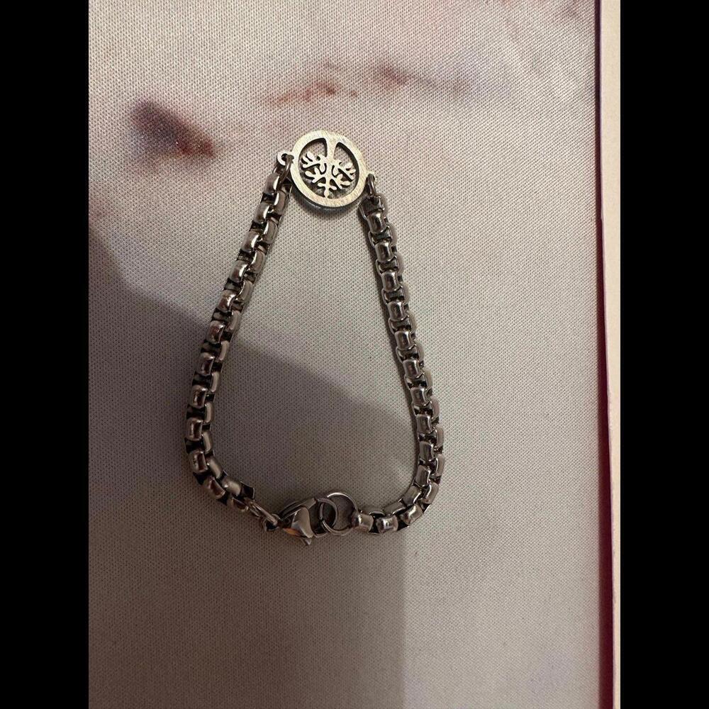 Elegance in Every Detail: One-of-a-Kind Pretty Bracelet